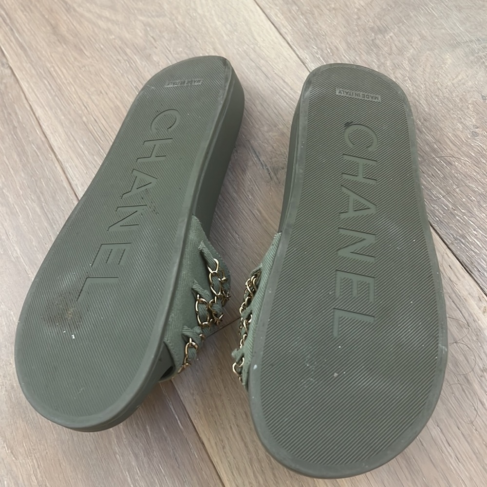 Chanel slides - Picture 2 of 5